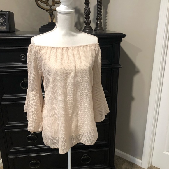 Semi Sheer on or off shoulder top. Size small - Picture 2 of 7